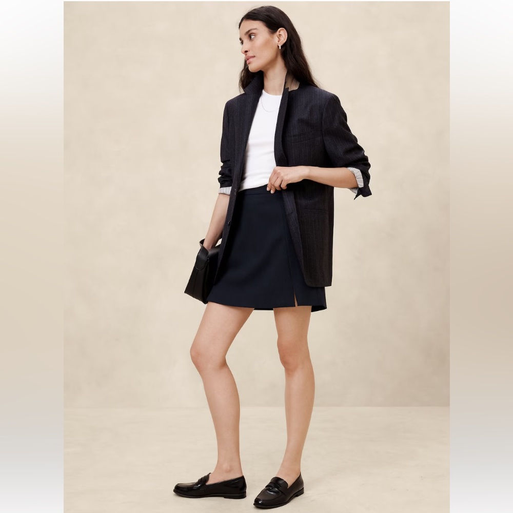 BANANA REPUBLIC FACTORY DOUBLE WEAVE SLIT MINI SKIRT